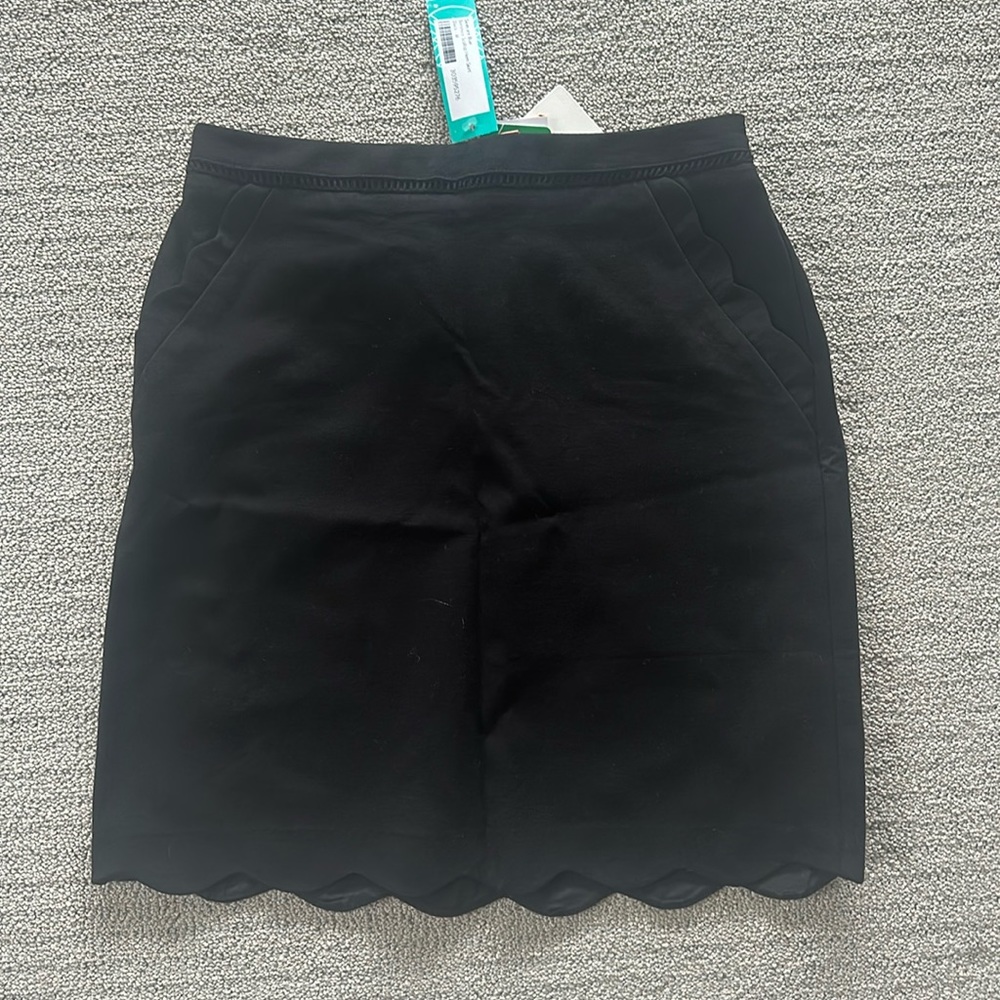 Scallop hem skirt with pockets